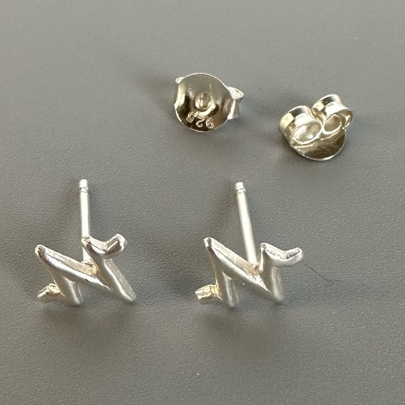 Sterling Silver Heart Beat Stud Pulse Earrings - Picture 7 of 9